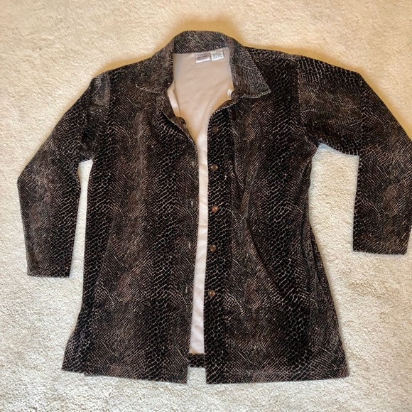 Snake Skin Soft Button Down Long Sleeve Blouse! - Picture 6 of 9
